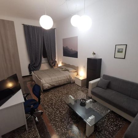 Wow Home - 175 Mq - Posteggio Privato - Davanti Porto Traghetti - Fino A 10 Posti Letto Genua Buitenkant foto