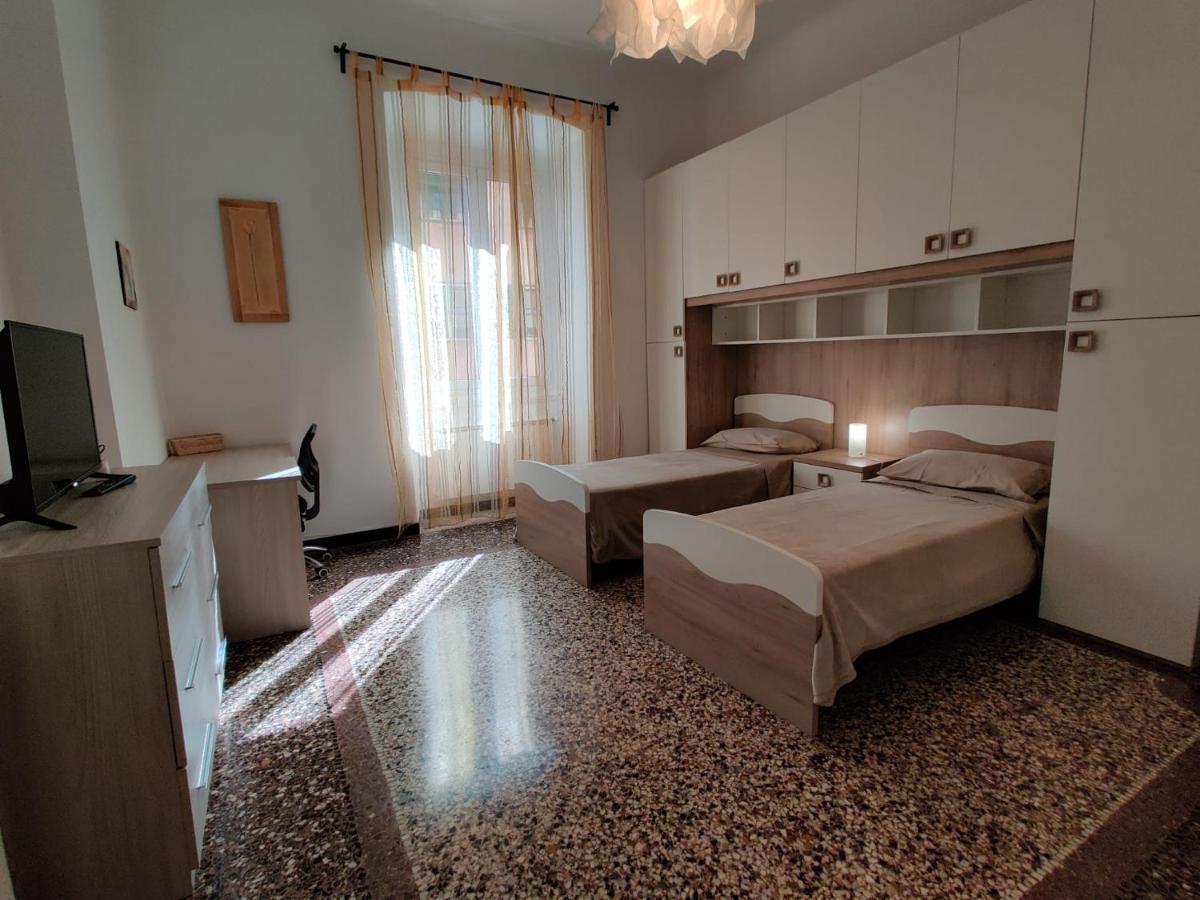 Wow Home - 175 Mq - Posteggio Privato - Davanti Porto Traghetti - Fino A 10 Posti Letto Genua Buitenkant foto