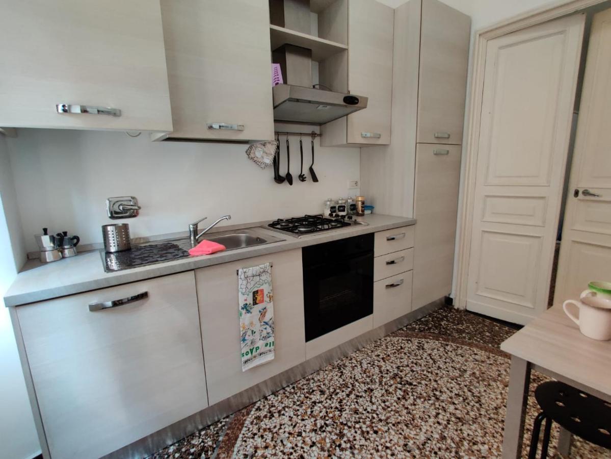 Wow Home - 175 Mq - Posteggio Privato - Davanti Porto Traghetti - Fino A 10 Posti Letto Genua Buitenkant foto