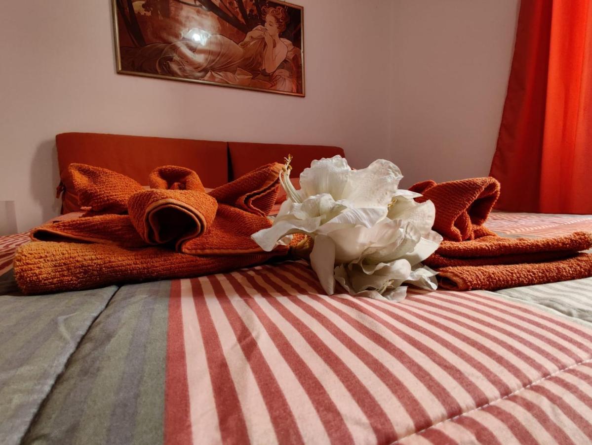 Wow Home - 175 Mq - Posteggio Privato - Davanti Porto Traghetti - Fino A 10 Posti Letto Genua Buitenkant foto