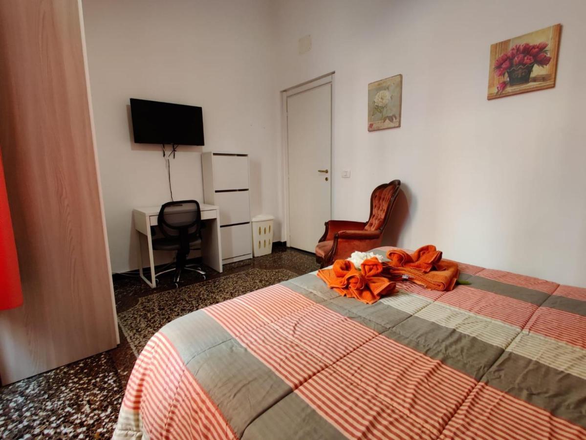 Wow Home - 175 Mq - Posteggio Privato - Davanti Porto Traghetti - Fino A 10 Posti Letto Genua Buitenkant foto
