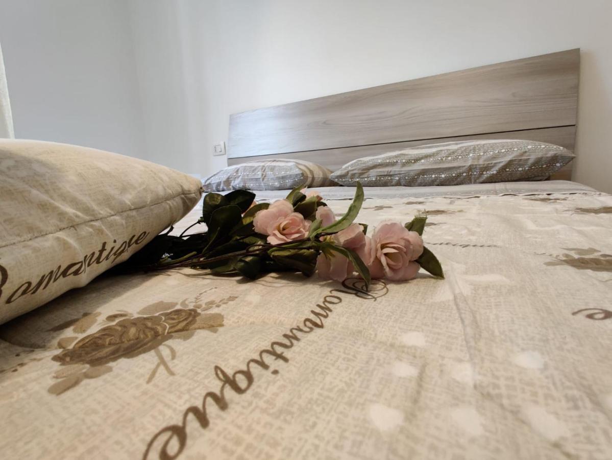 Wow Home - 175 Mq - Posteggio Privato - Davanti Porto Traghetti - Fino A 10 Posti Letto Genua Buitenkant foto