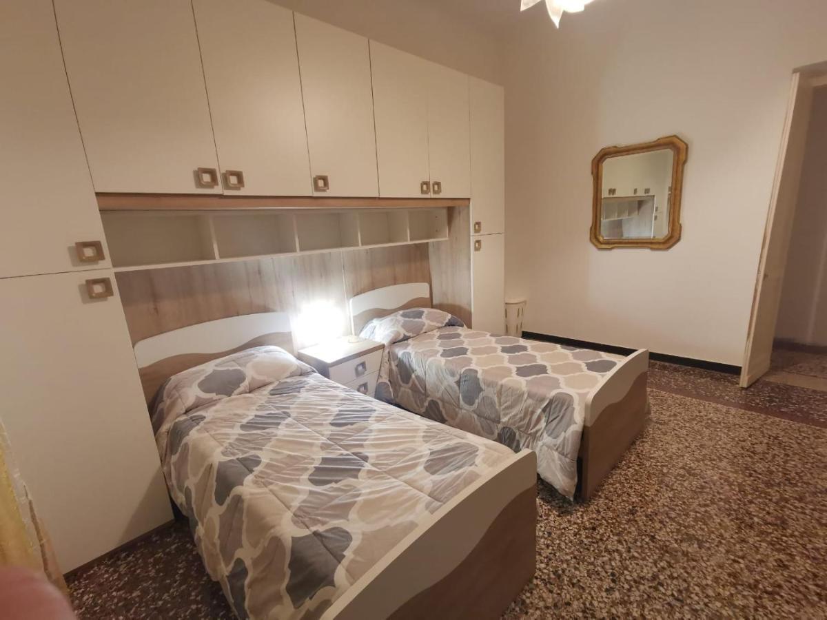 Wow Home - 175 Mq - Posteggio Privato - Davanti Porto Traghetti - Fino A 10 Posti Letto Genua Buitenkant foto