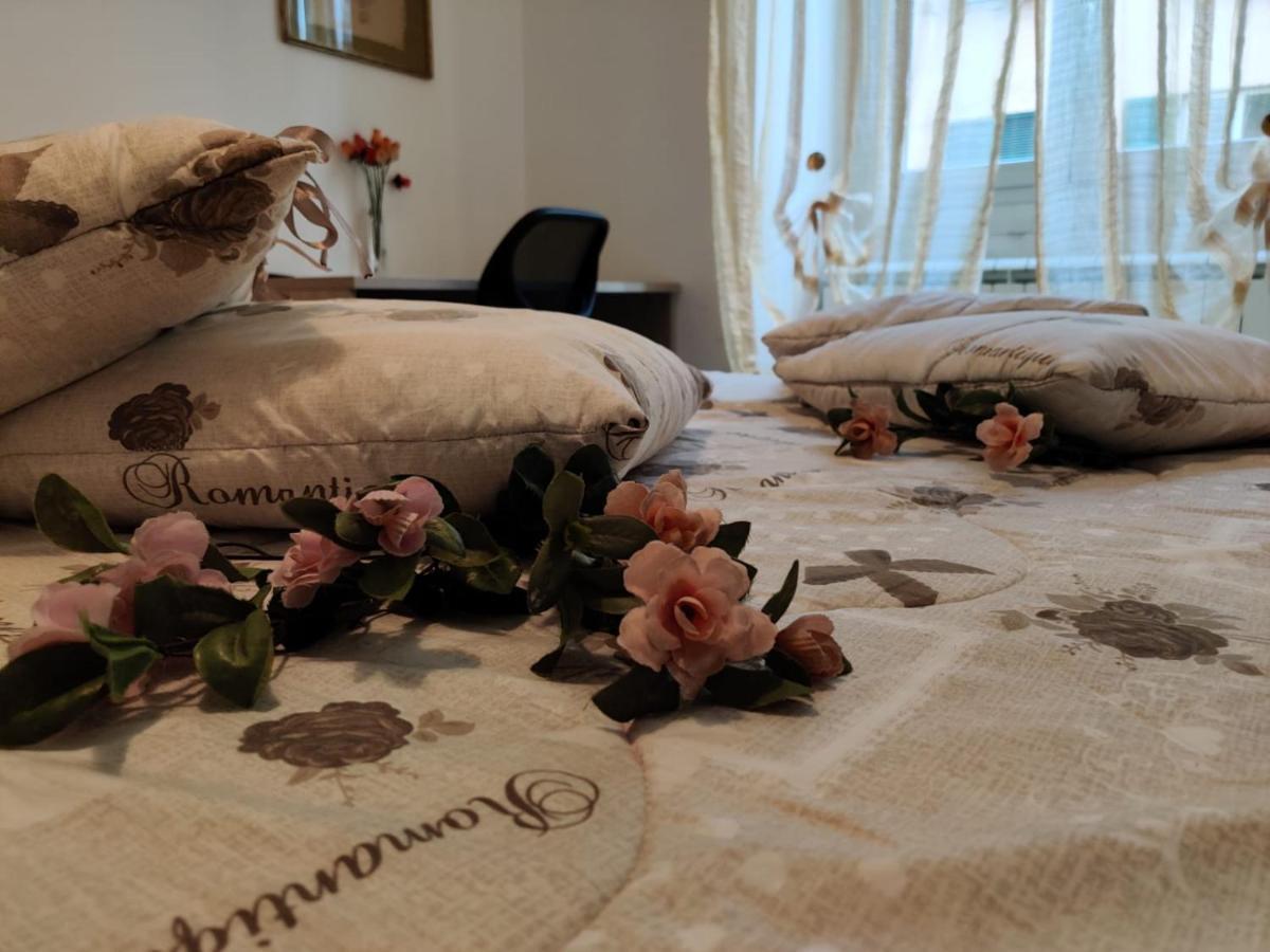 Wow Home - 175 Mq - Posteggio Privato - Davanti Porto Traghetti - Fino A 10 Posti Letto Genua Buitenkant foto