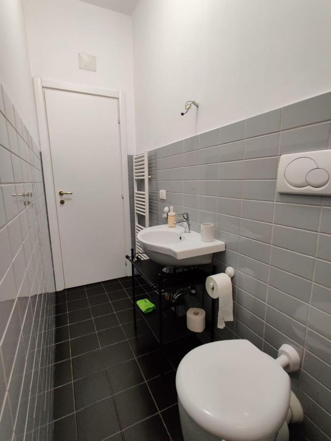 Wow Home - 175 Mq - Posteggio Privato - Davanti Porto Traghetti - Fino A 10 Posti Letto Genua Buitenkant foto
