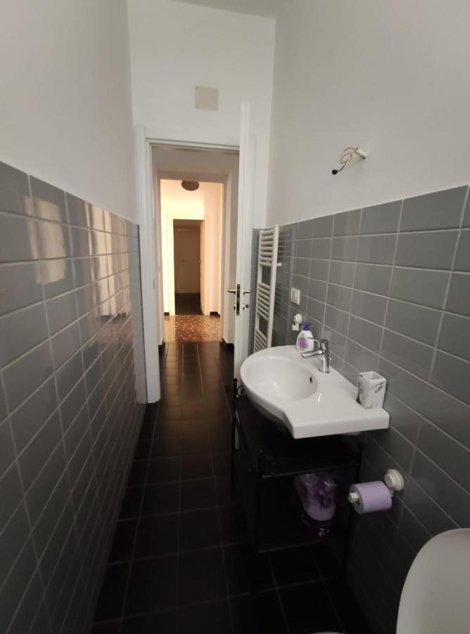 Wow Home - 175 Mq - Posteggio Privato - Davanti Porto Traghetti - Fino A 10 Posti Letto Genua Buitenkant foto